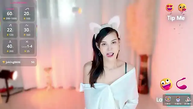 LunaBelle1984 online show from September 22, 2025, 3:40 pm