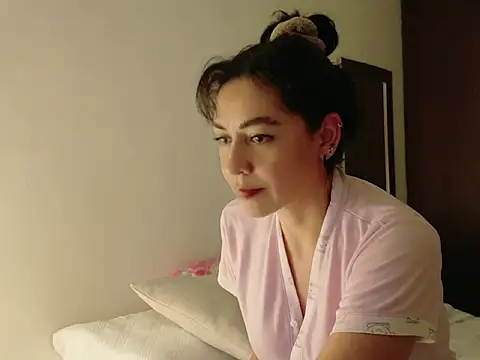 Snapshot of Alicia_Montess chatting on January 14, 2026, 3:32 am Alicia Montess online show from January 14, 2026, 3:32 am