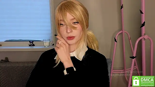 sweetuniporn online show from November 23, 2025, 9:52 am