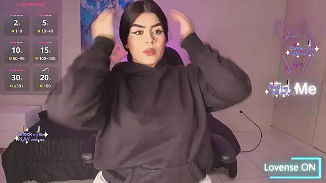 Snapshot of Kariina__69 chatting on September 26, 2025, 3:35 am Kariina 69 online show from September 26, 2025, 3:35 am