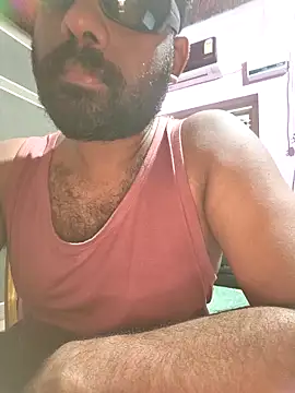 Snapshot of UrbanUtopia chatting on November 27, 2025, 5:02 pm UrbanUtopia online show from November 27, 2025, 5:02 pm