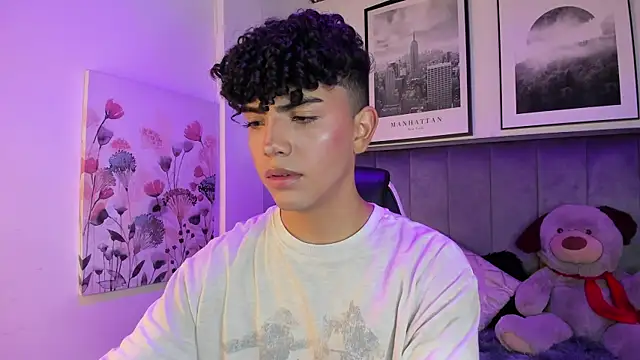 Snapshot of Niick_Twink chatting on October 15, 2025, 7:22 pm Niick Twink online show from October 15, 2025, 7:22 pm
