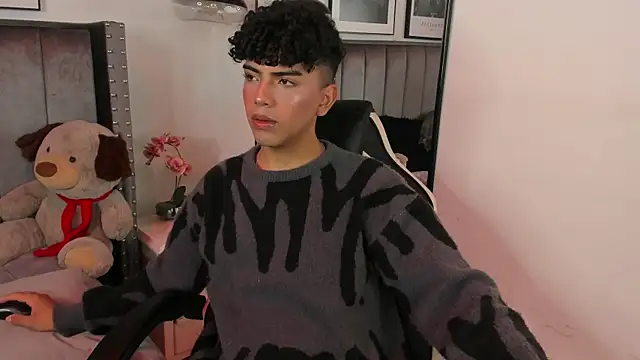 Snapshot of Niick_Twink chatting on September 8, 2025, 7:35 pm Niick Twink online show from September 8, 2025, 7:35 pm