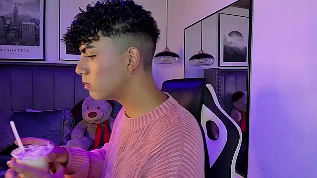 Snapshot of Niick_Twink chatting on October 13, 2025, 7:37 pm Niick Twink online show from October 13, 2025, 7:37 pm