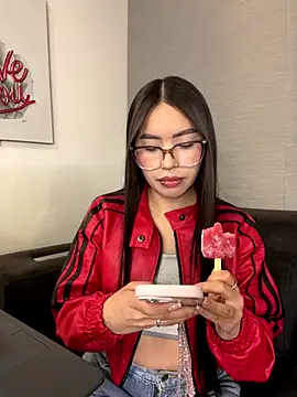 Snapshot of Cristina_pinkk chatting on December 2, 2025, 12:55 am Cristina pinkk online show from December 2, 2025, 12:55 am