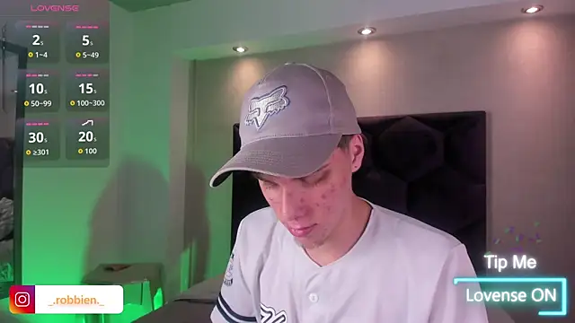 Robbin Blaze online show from April 13, 2026, 4:27 am