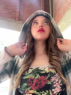 Baby  Otaku online show from February 3, 2026, 5:18 pm