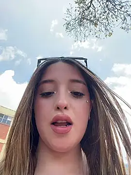 Baby  Otaku online show from April 4, 2026, 5:41 pm