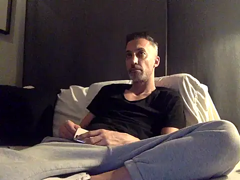 who am i x404 online show from January 5, 2026, 5:27 pm