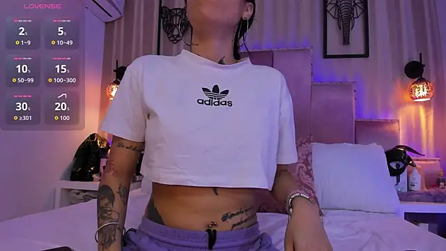 SamanthaAdele online show from September 19, 2025, 11:14 am