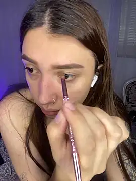 Mia  Gray online show from November 11, 2025, 7:52 pm