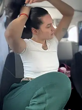 Snapshot of MeekyRich chatting on November 12, 2025, 4:05 am MeekyRich online show from November 12, 2025, 4:05 am