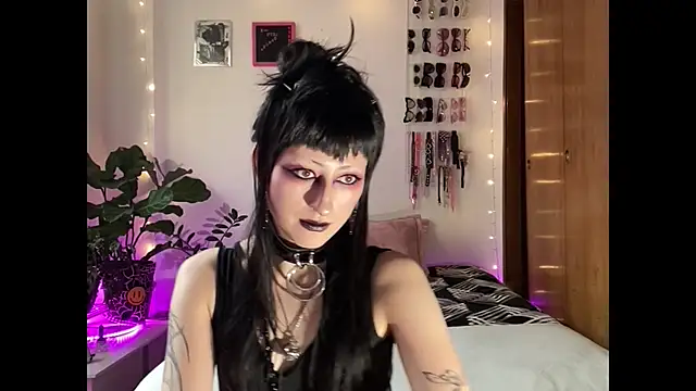 Snapshot of ELENA_UMBRA chatting on December 22, 2025, 8:20 pm ELENA UMBRA online show from December 22, 2025, 8:20 pm