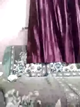 Snapshot of Hey-mahi chatting on February 5, 2026, 7:53 pm Hey-mahi online show from February 5, 2026, 7:53 pm