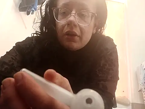 Snapshot of kinkikatie69 chatting on November 20, 2025, 12:39 pm kinkikatie69 online show from November 20, 2025, 12:39 pm