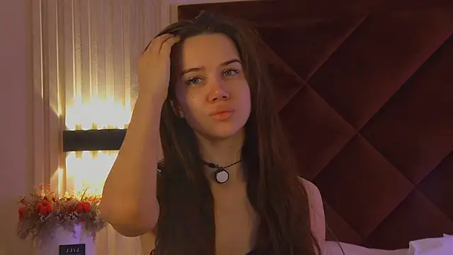 StacyHarland online show from November 8, 2025, 4:27 am