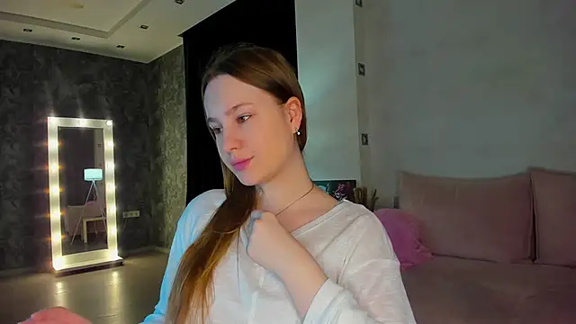 Candy Cansew online show from March 29, 2026, 1:07 am