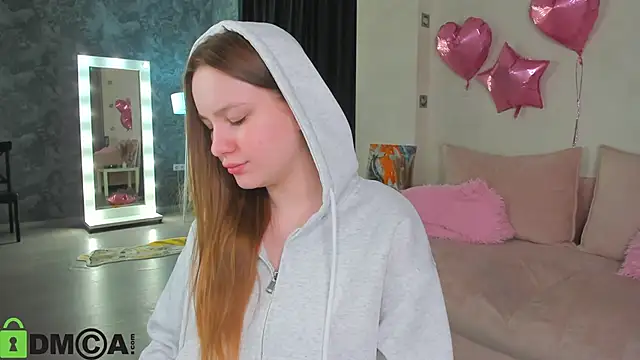Candy Cansew online show from May 16, 2026, 12:53 am