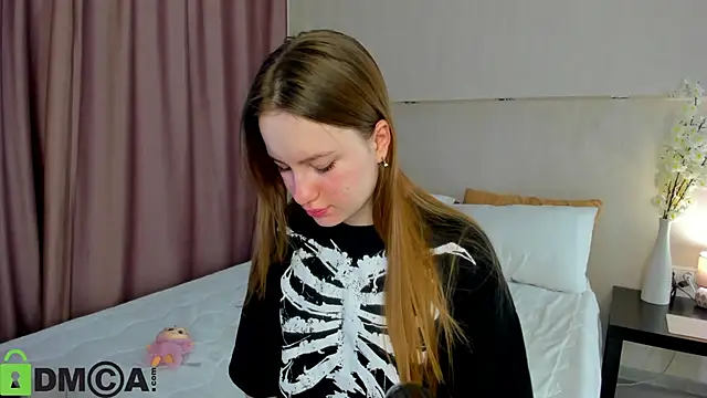 Candy Cansew online show from October 25, 2025, 1:05 am