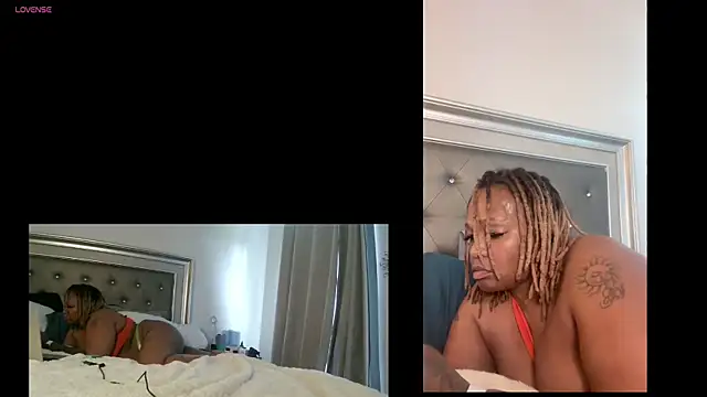 RoyalQueen2u online show from May 14, 2026, 6:05 pm