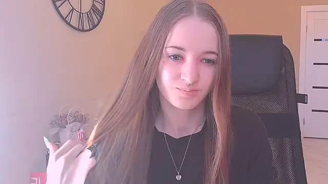 Snapshot of KateKayer chatting on October 4, 2025, 11:23 am KateKayer online show from October 4, 2025, 11:23 am