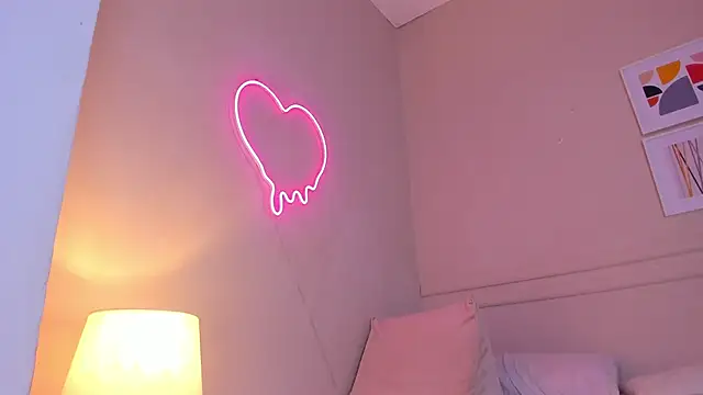 Snapshot of _lucia_18 chatting on March 22, 2025, 5:52 pm lucia 18 online show from March 22, 2025, 5:52 pm