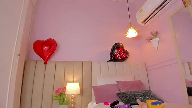 Snapshot of _lucia_18 chatting on September 22, 2025, 6:58 pm lucia 18 online show from September 22, 2025, 6:58 pm