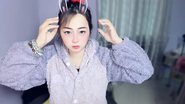 yuki3366 online show from November 20, 2025, 4:57 am