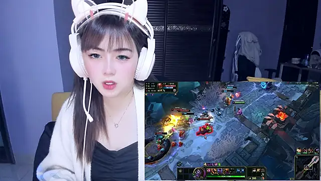 yuki3366 online show from February 14, 2026, 9:42 am