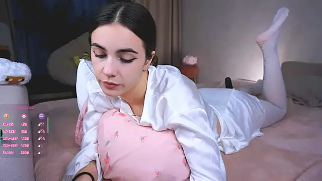 Snapshot of CupSizeGirl chatting on September 23, 2025, 4:14 pm CupSizeGirl online show from September 23, 2025, 4:14 pm