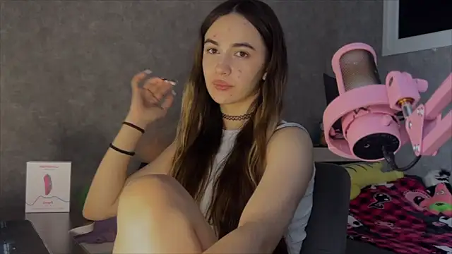 Snapshot of CupSizeGirl chatting on February 20, 2026, 5:26 am CupSizeGirl online show from February 20, 2026, 5:26 am