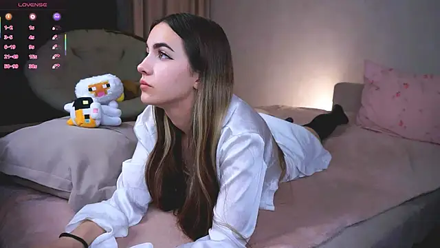 Snapshot of CupSizeGirl chatting on September 25, 2025, 4:13 pm CupSizeGirl online show from September 25, 2025, 4:13 pm