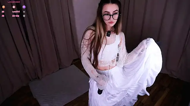 Snapshot of CupSizeGirl chatting on November 2, 2025, 1:16 pm CupSizeGirl online show from November 2, 2025, 1:16 pm