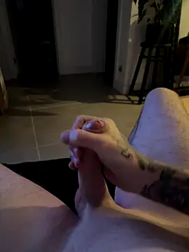 CrisBohn online show from October 12, 2025, 6:04 am