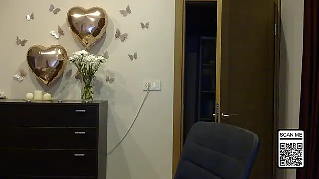 Snapshot of Wild_Silk_Desire chatting on May 9, 2026, 6:22 pm Wild Silk Desire online show from May 9, 2026, 6:22 pm
