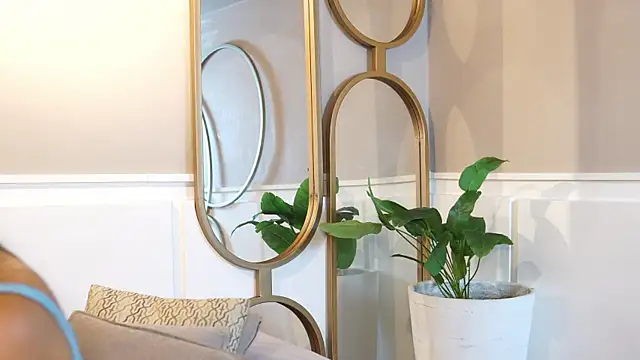 Susan wall online show from September 20, 2025, 1:49 pm