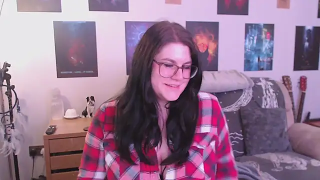 GothSuccubusBabe online show from December 17, 2025, 5:18 pm