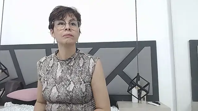 amanda ramirez online show from June 5, 2026, 8:14 pm