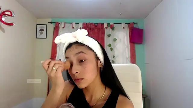 Snapshot of vale_miel chatting on November 26, 2025, 9:59 pm vale miel online show from November 26, 2025, 9:59 pm