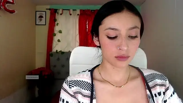 Snapshot of vale_miel chatting on October 24, 2025, 7:13 pm vale miel online show from October 24, 2025, 7:13 pm