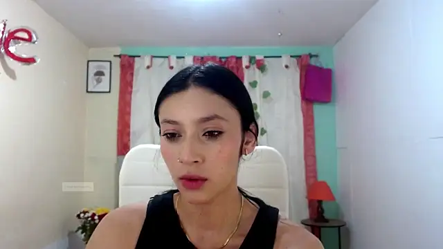 Snapshot of vale_miel chatting on November 10, 2025, 8:47 pm vale miel online show from November 10, 2025, 8:47 pm