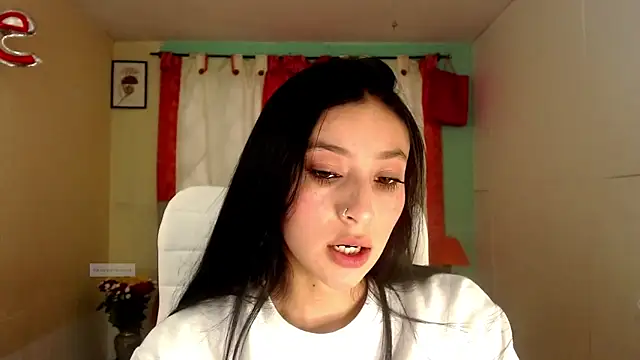 Snapshot of vale_miel chatting on November 6, 2025, 6:12 pm vale miel online show from November 6, 2025, 6:12 pm