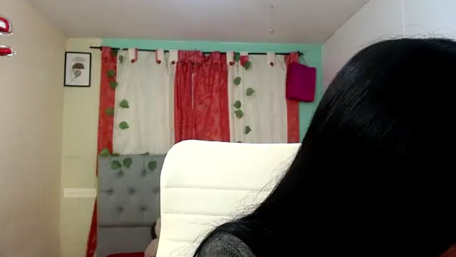 Snapshot of vale_miel chatting on October 8, 2025, 8:09 pm vale miel online show from October 8, 2025, 8:09 pm