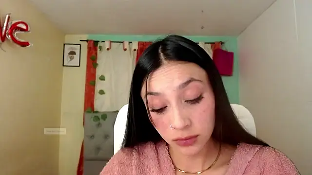 Snapshot of vale_miel chatting on October 18, 2025, 9:28 pm vale miel online show from October 18, 2025, 9:28 pm