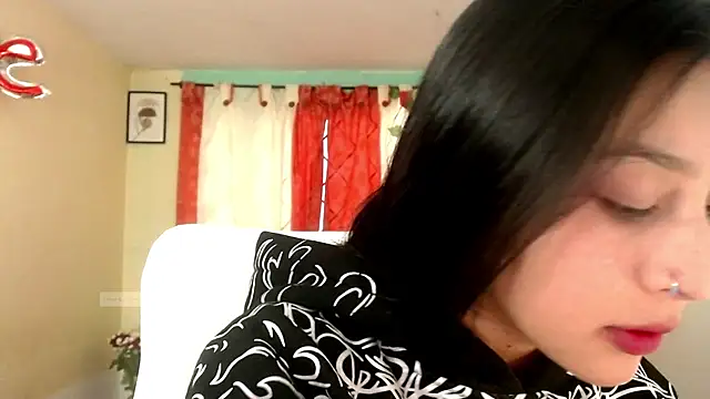 Snapshot of vale_miel chatting on November 12, 2025, 6:23 pm vale miel online show from November 12, 2025, 6:23 pm