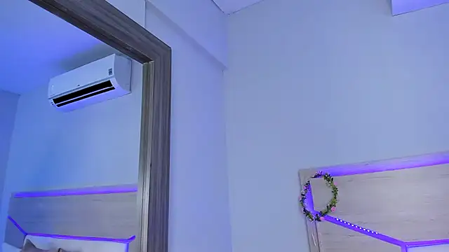 ZoeMorris online show from November 25, 2025, 11:43 am