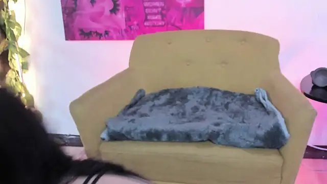 floraginette online show from September 15, 2025, 5:57 pm