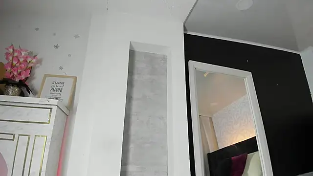 floraginette online show from March 28, 2026, 12:22 am