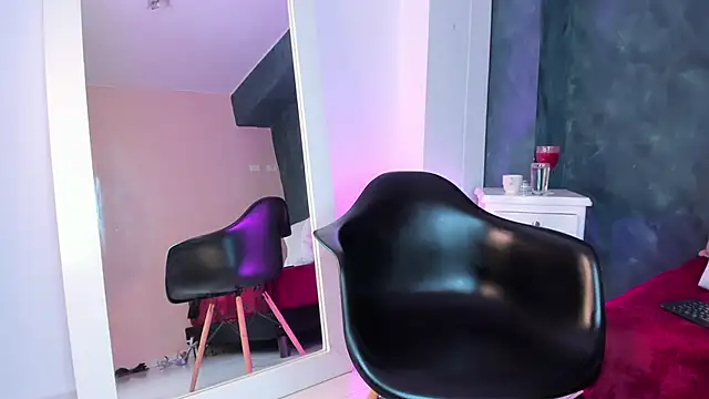 GingerMoon  online show from April 9, 2026, 7:20 pm