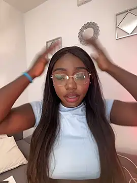 alissradiante1 online show from April 9, 2026, 3:30 am